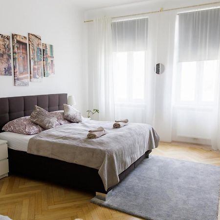 Moonlight Apartment With Porch Near Schoenbrunn And Westbahnhof فيينا المظهر الخارجي الصورة