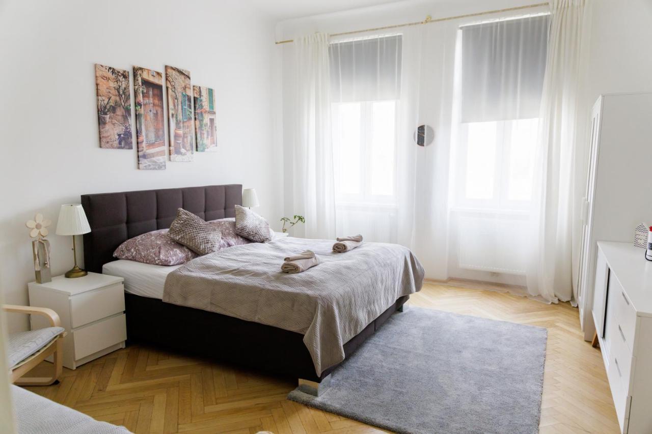 Moonlight Apartment With Porch Near Schoenbrunn And Westbahnhof فيينا المظهر الخارجي الصورة