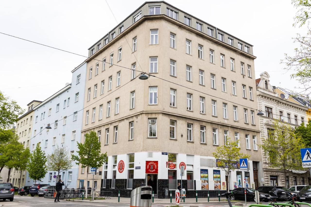 Moonlight Apartment With Porch Near Schoenbrunn And Westbahnhof فيينا المظهر الخارجي الصورة