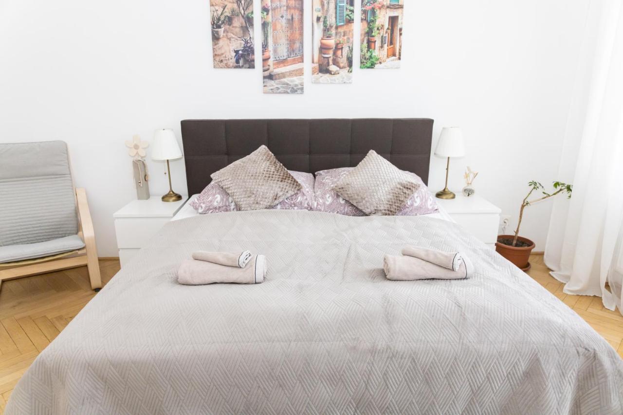 Moonlight Apartment With Porch Near Schoenbrunn And Westbahnhof فيينا المظهر الخارجي الصورة