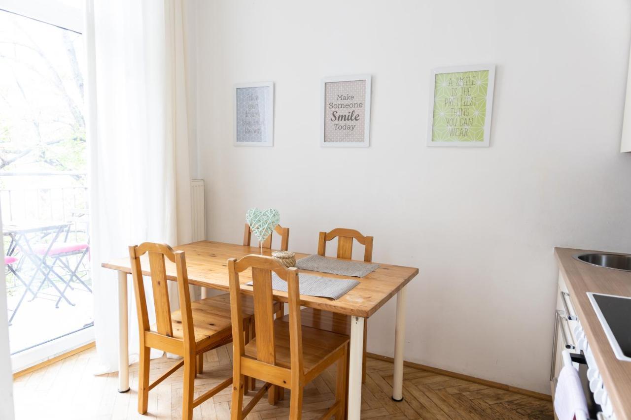 Moonlight Apartment With Porch Near Schoenbrunn And Westbahnhof فيينا المظهر الخارجي الصورة