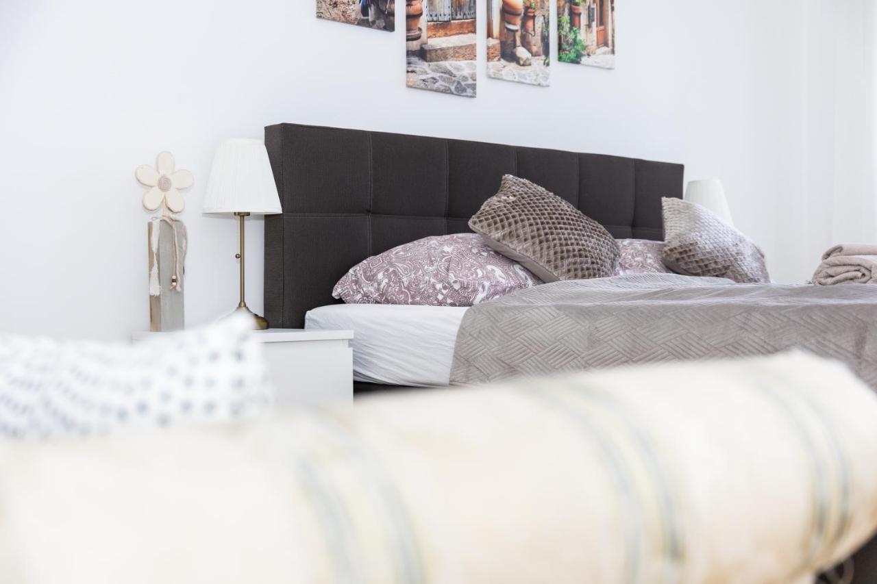 Moonlight Apartment With Porch Near Schoenbrunn And Westbahnhof فيينا المظهر الخارجي الصورة